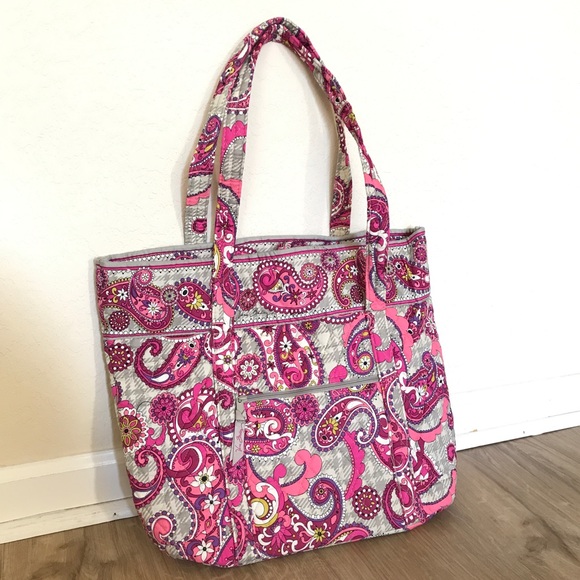 Vera Bradley Handbags - NWOT Vera Bradley "Vera Tote" Paisley Meets Plaid